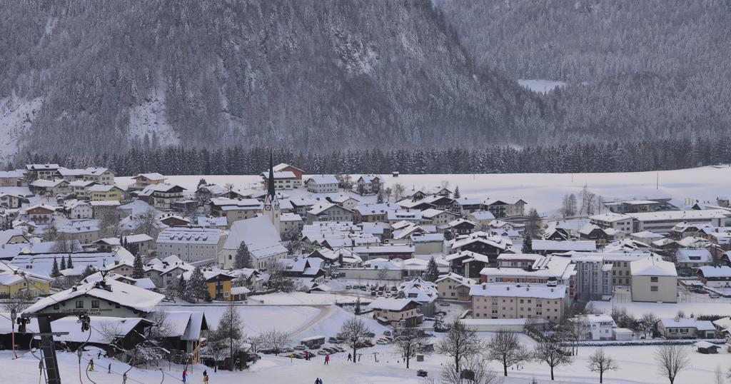 Hotel Goldener Stern Abtenau Exteriör bild